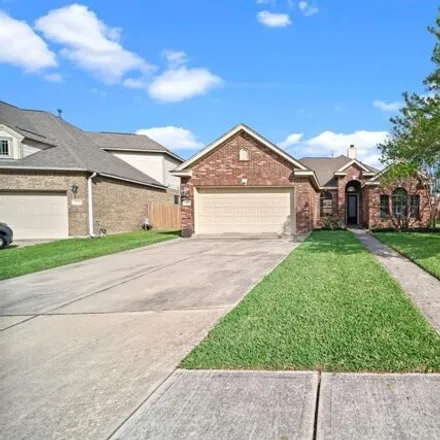 Rent this 3 bed house on 227 West Bend Drive in League City, TX 77573
