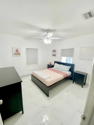 Rent this 3 bed room on Miami