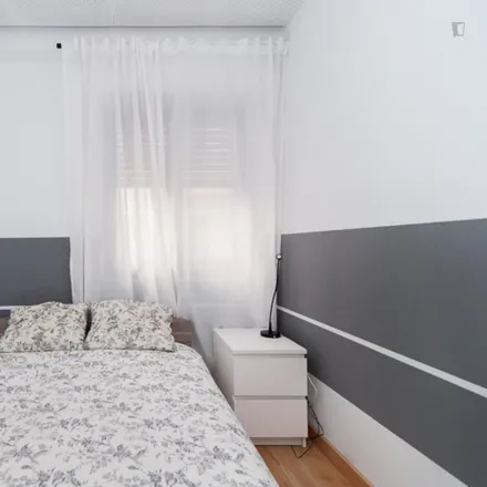 Rent this 7 bed room on Madrid in Iglesia de Jesús, Calle de Calatrava