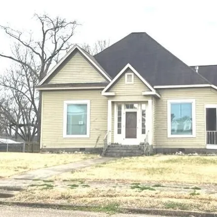 Buy this 3 bed house on 184 South West Street in Macon, Noxubee County