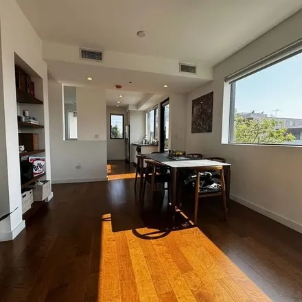 Rent this 3 bed townhouse on 244 North Hayworth Avenue in Los Angeles, CA 90048