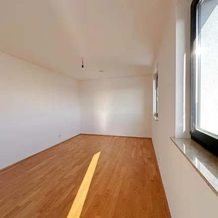 Rent this 4 bed apartment on Slevogtstraße 17 in 04159 Leipzig, Germany