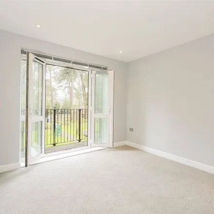 Image 4 - unnamed road, Camberley, GU15 3RB, United Kingdom - Apartment for rent
