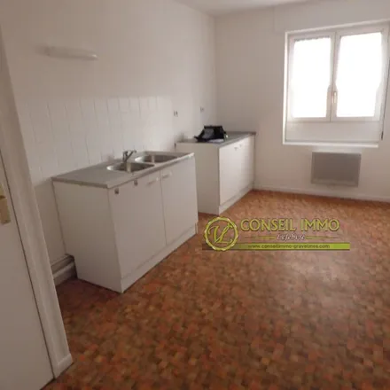 Image 6 - 7 Place de l'Hôtel de Ville, 59630 Bourbourg, France - Apartment for rent