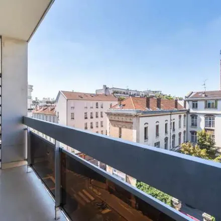 Image 6 - Bleu cerise, Rue Pache, 75011 Paris, France - Apartment for rent