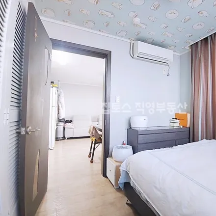 Rent this 1 bed apartment on 서울특별시 강남구 역삼동 725-40