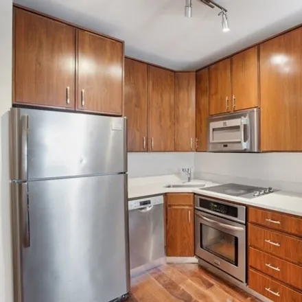 Rent this 4 bed house on 513 3rd Avenue in New York, NY 10016