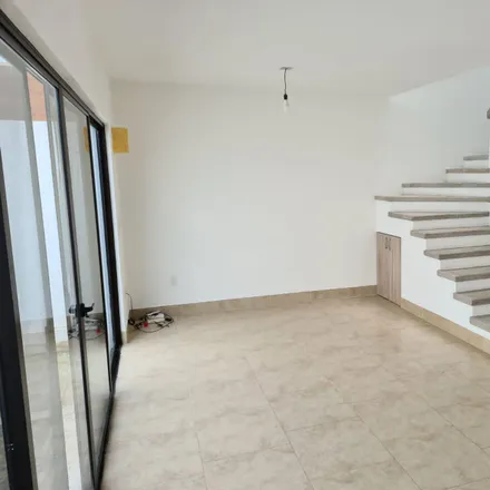 Rent this studio house on Avenida Euripides in Delegación Epigmenio González, 76146