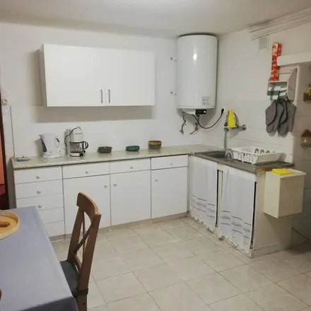 Image 2 - Rua Gago Coutinho, 2825-257 Almada, Portugal - Apartment for rent