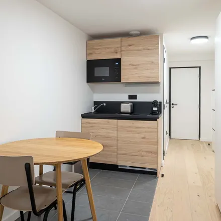 Image 5 - 43 Boulevard Gouvion-Saint-Cyr, 75017 Paris, France - Apartment for rent