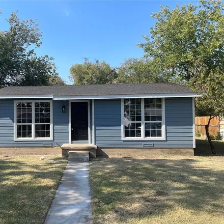Buy this 2 bed house on 428 Marengo Street in Cleburne, TX 76033