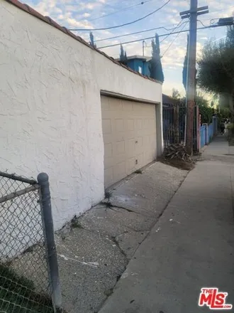 Image 4 - 7958 Towne Avenue, Los Angeles, CA 90003, USA - House for sale