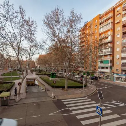 Rent this 6 bed apartment on BBVA in Vía Complutense, 28807 Alcalá de Henares