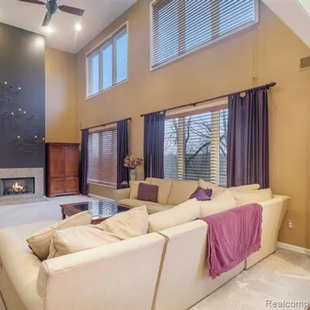 Image 3 - 7352 Carlyle Crossing, West Bloomfield Township, MI 48322, USA - House for sale