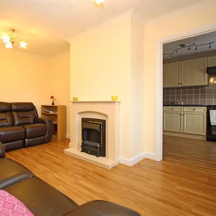 Image 3 - Elm Walk, Stevenage, SG2 9UZ, United Kingdom - House for rent