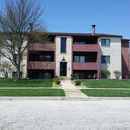 Buy this 1 bed condo on 1917 Tracy Drive in Bloomington, IL 61704
