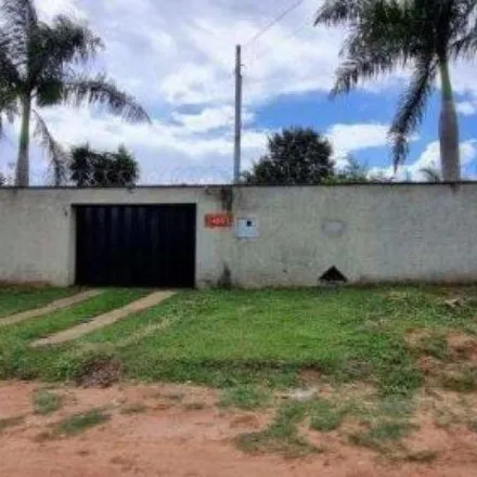 Rent this studio house on Rua Valtemir Ferreira Santos in Morada Nova I, Uberlândia - MG