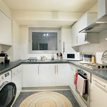 Image 3 - Fitzhardinge House, 12-14 Portman Square, London, W1H 6LJ, United Kingdom - Apartment for rent