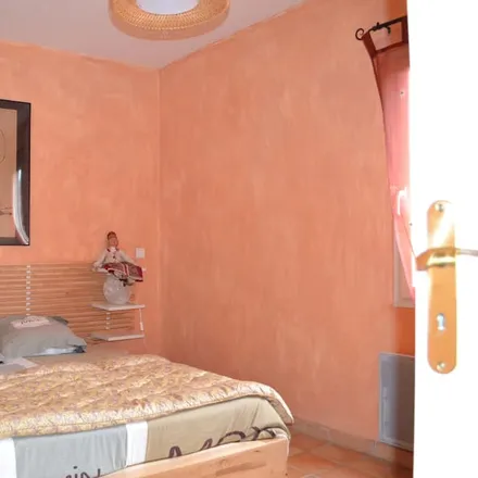 Rent this 3 bed house on Route de Cotignac in 83570 Entrecasteaux, France