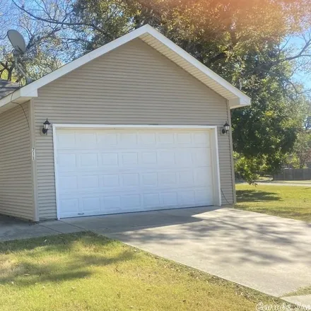 Buy this 3 bed house on 711 Lillian Street in Benton, AR 72015