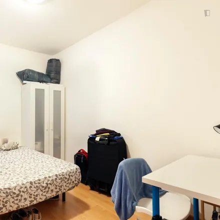 Rent this 5 bed room on Carrer de Sant Feliu de Guíxols in 240, 08001 Barcelona