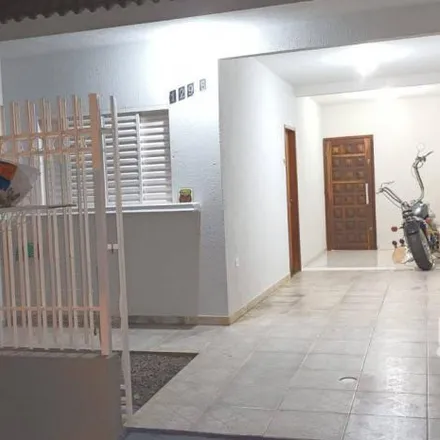 Buy this 2 bed house on Rua Jesus de Nazaré in Parque Residencial Bom Pastor, Sarandi - PR