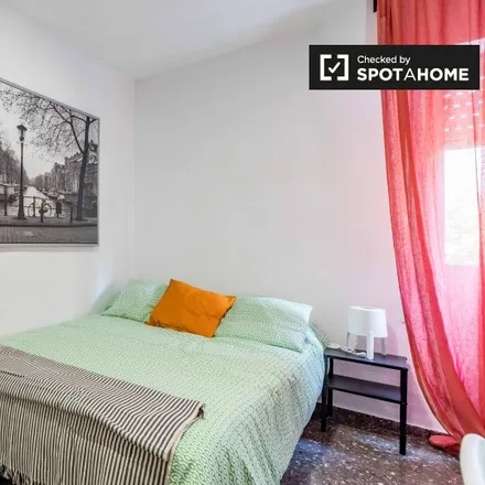Rent this 4 bed room on Mercadona in Carrer de Campoamor, 46021 Valencia
