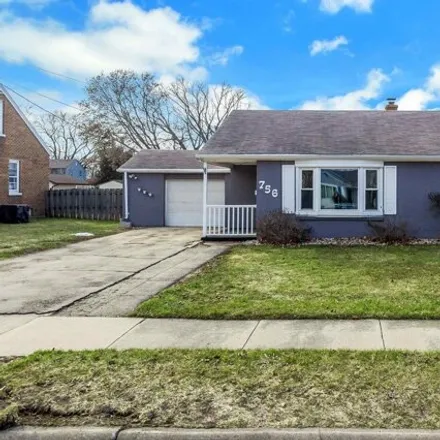 Buy this 2 bed house on 723 8th Street in Menasha, WI 54952