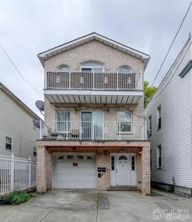 Buy this studio house on 215 Bartholdi Avenue in Greenville, Jersey City