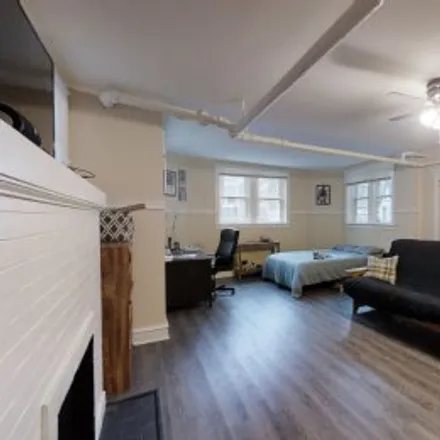 Buy this 2 bed apartment on #2w,1426 West Elmdale Avenue