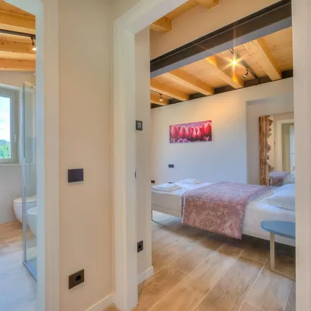 Rent this 1 bed apartment on Municipio di Roè Volciano in Via Giuseppe Frua 2, 25077 Roè BS