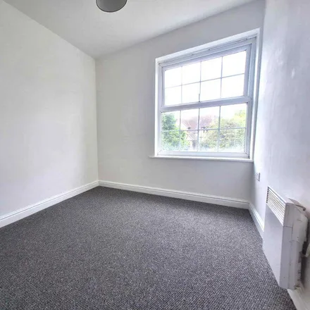 Image 6 - College Court, Scholars Walk, Bexhill-on-Sea, TN39 5GB, United Kingdom - Apartment for rent