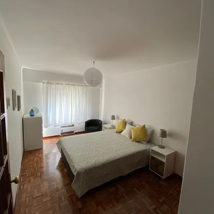 Image 5 - Travessa das Freiras a Arroios 6D-6G, 1000-046 Lisbon, Portugal - Apartment for rent