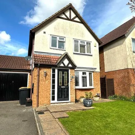 Buy this 3 bed house on Farmbrook in Streatley, LU2 7SQ