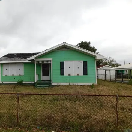 Buy this 3 bed house on 171 West 207th Street in Lafourche Parish, LA 70354