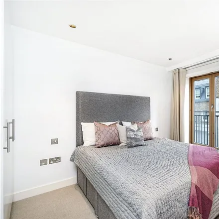 Image 5 - Thorburn House, William Mews, London, SW1X 9HQ, United Kingdom - Apartment for rent