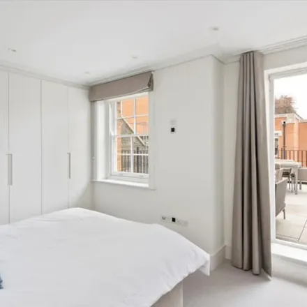 Image 2 - 1 Upper Brook Street, London, W1K 2BW, United Kingdom - Apartment for rent