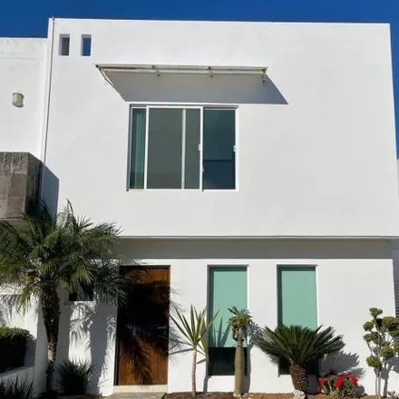 Rent this 3 bed house on Calle Roraima in 58350 Morelia, MIC
