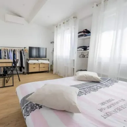 Rent this 3 bed apartment on Saint-Maur-des-Fossés in Val-de-Marne, France