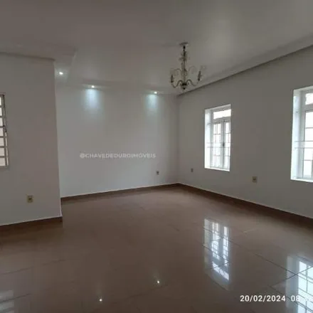 Buy this 3 bed house on Centro Educacional da Universidade Federal do Triângulo Mineiro - UFTM in Rua Getúlio Guatirá, Abadia
