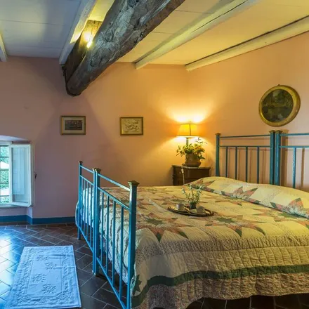 Rent this 8 bed house on Lucca