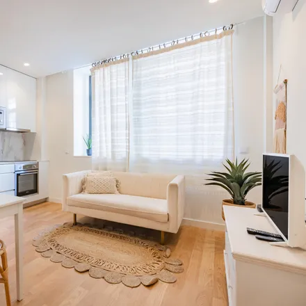 Rent this 2 bed apartment on Rua do Paraíso 57;59 in 4000-376 Porto, Portugal