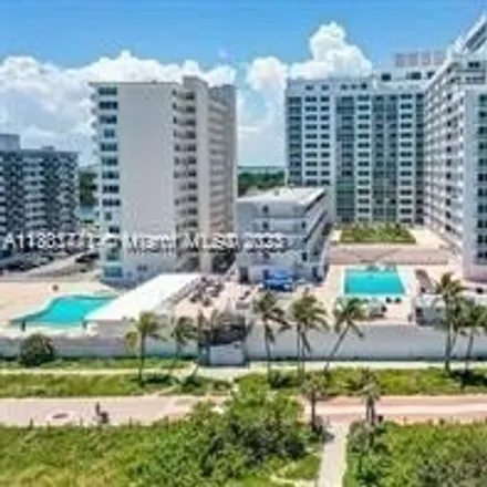 Image 1 - The Carriage House, 5401 Collins Avenue, Miami Beach, FL 33140, USA - Condo for sale