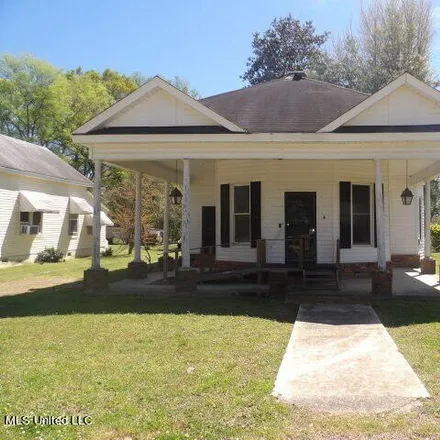 Image 1 - Tallahatchie General Hospital, 201 South Market Street, Charleston, Tallahatchie County, MS 38921, USA - House for sale