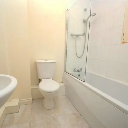 Rent this 2 bed apartment on Lawford Bridge Court in Rugby, CV21 2AE