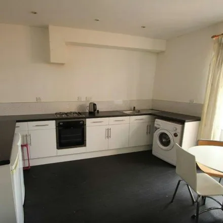 Rent this 3 bed apartment on Braunstone Gate in Leicester, LE3 5NH