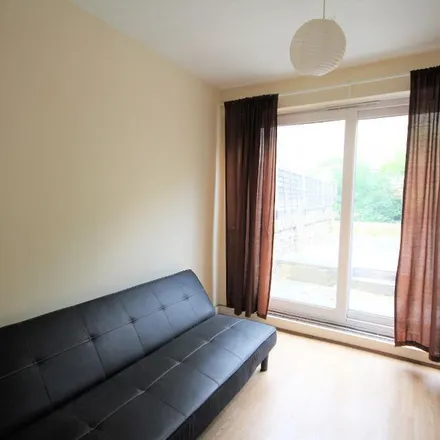 Image 3 - 62 Romilly Road, London, N4 2EF, United Kingdom - Apartment for rent