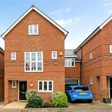 Buy this 4 bed house on The Courtyard in Maidenhead, SL6 4FZ