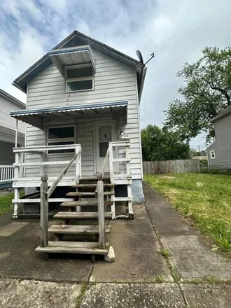 Buy this 3 bed house on 639 Drake Alley in Columbus, OH 43206