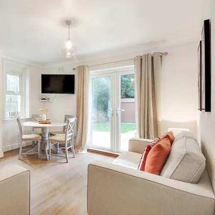 Rent this 2 bed apartment on Tunbridge Wells in TN1 2DY, United Kingdom